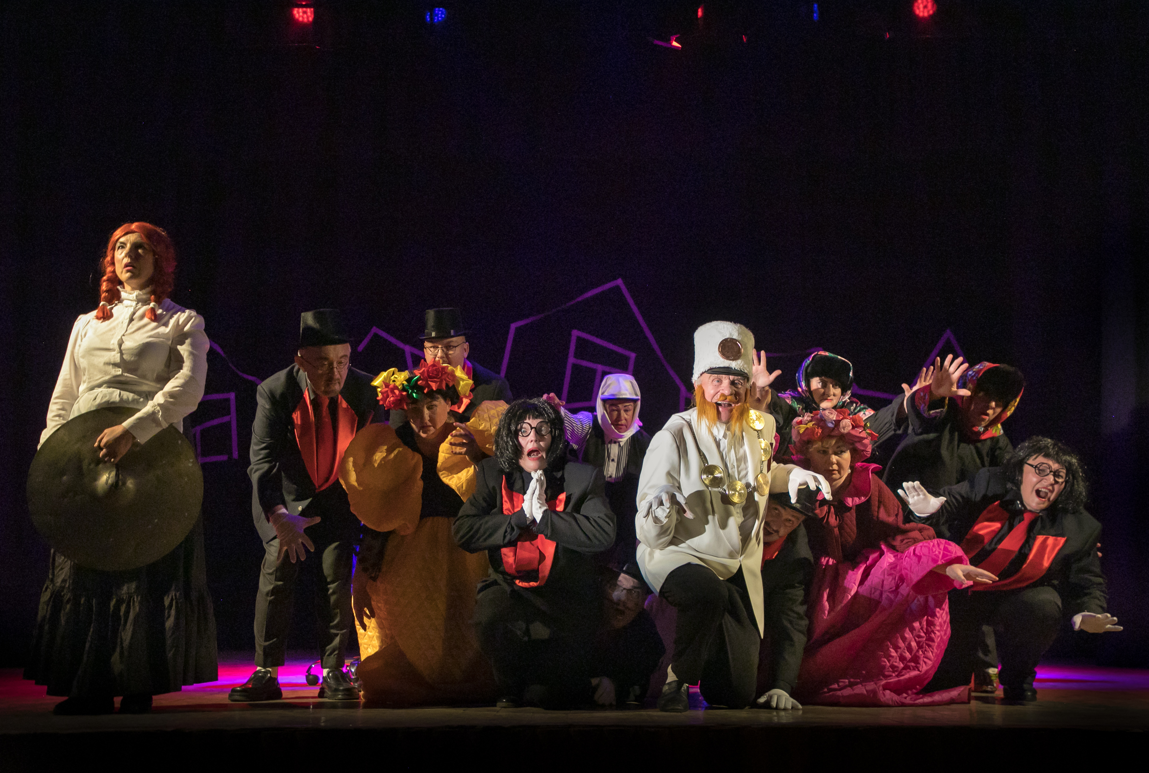 Teatras „Pakeleivis“ Skirsnemunės žiūrovams pristatė savo naujausią spektaklį – N. Gogolio komediją „Revizorius“