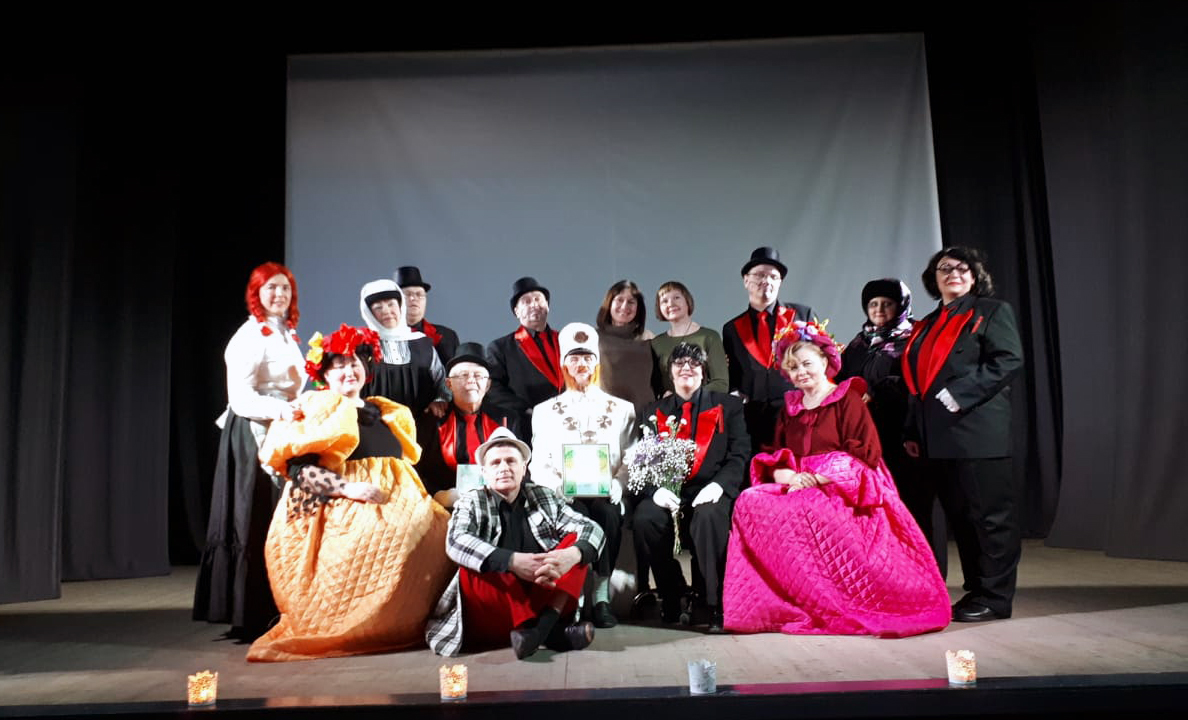 Teatro „Pakeleivis“ spektaklis „Revizorius“ parodytas Liudvinavo žiūrovams