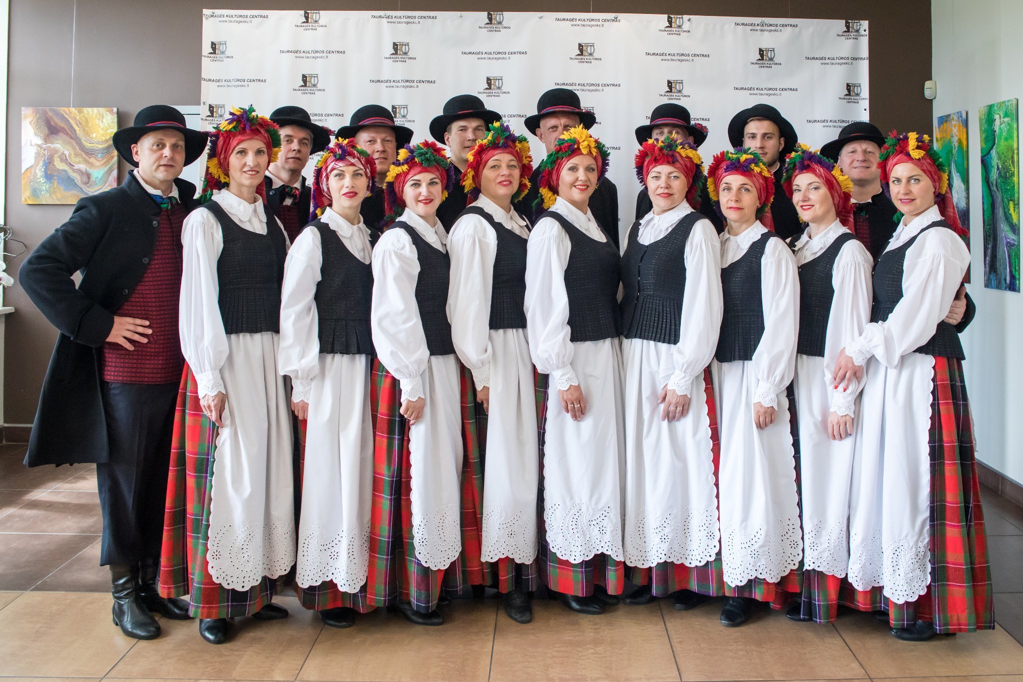 „Nemunėlio“ šokėjai smagiai sukosi festivalyje „Šokio sūkurys“ Tauragėje
