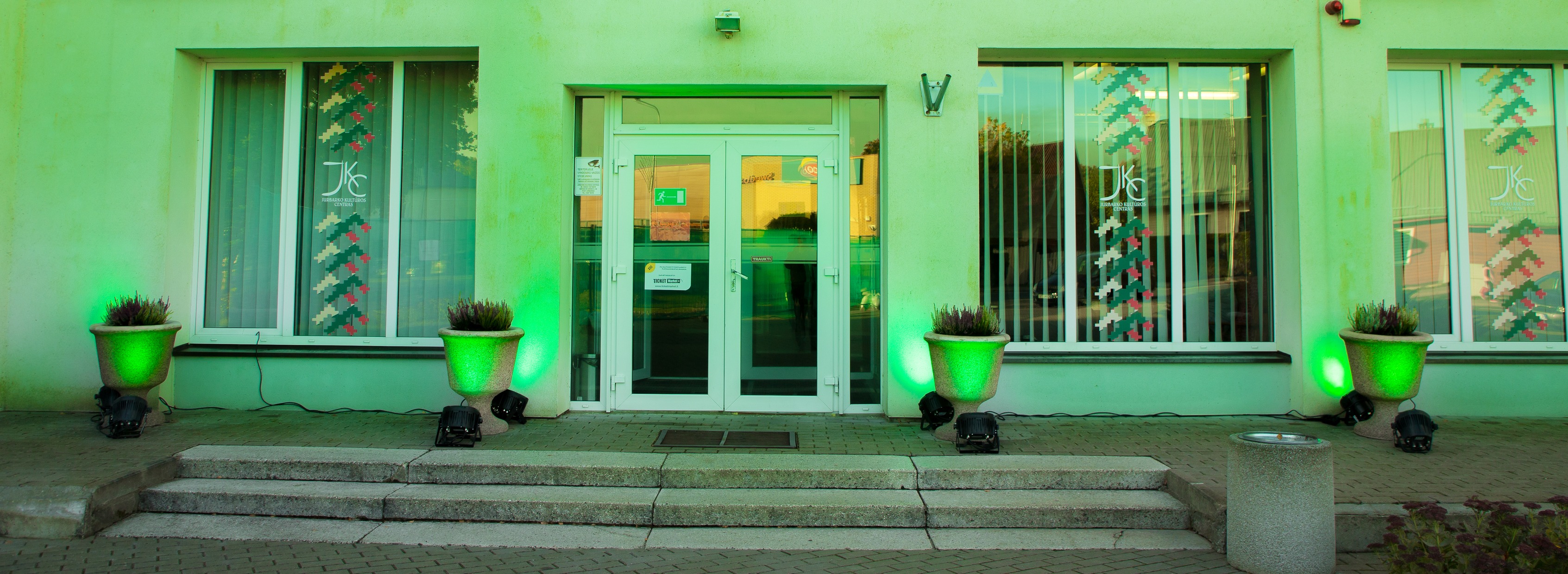 Jurbarko kultūros centras jungiasi prie „Jaunimo linijos“ organizuojamos akcijos „Žalia šviesa gyvenimui“ – spalio 10-ąją Jurbarko kultūros centras šviečia žalia spalva