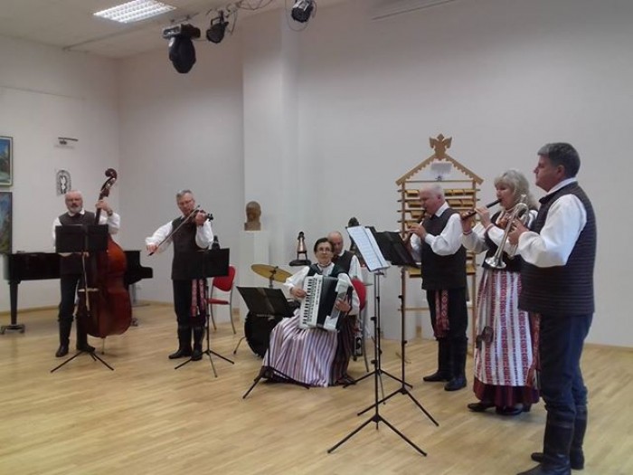 Kapela „Mituva“ koncertavo Tarptautinės pagyvenusių žmonių dienos proga